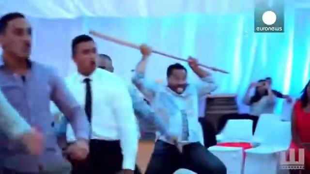 Эмоции маорийской невесты. Свадебный ритуальный танец Хака NZ смотреть онлайн