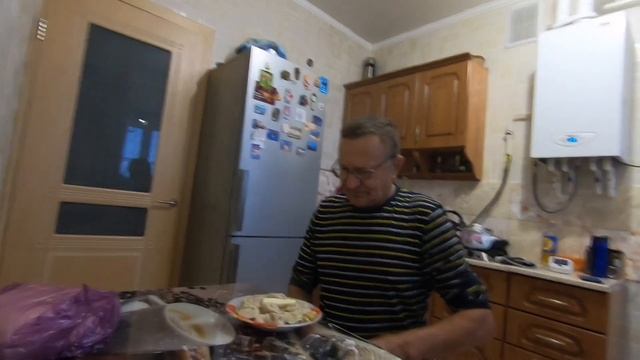 О переезде в Анапу, лепим пельмешки. смотреть онлайн