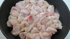 Куриные хвостики жареные с луком