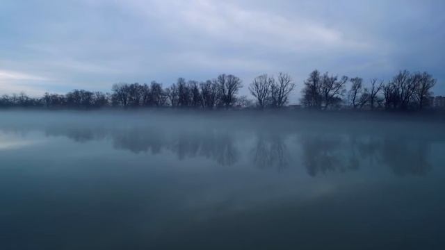 туманное утро на берегу Кубани Краснодар, микрорайон Юбилейный.Видео: budilnikovyy смотреть онлайн