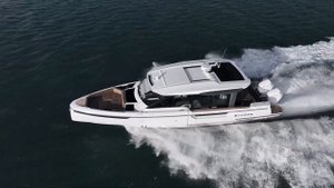 Saxdor 400 GTC новика в круизных катерах с кабиной ! Yachts Expert