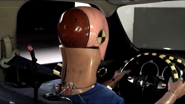 2014 Nissan Juke driver-side small overlap IIHS crash test смотреть онлайн