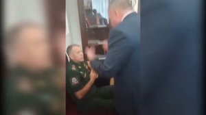 Первый замгубернатора Волгоградской области Валерий Бахин выгоняет полковника Андрея Летунова