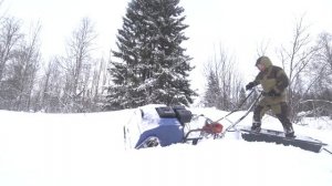 Выезжаем с рыхлого снега на мотобуксировщике МУЖИК М600