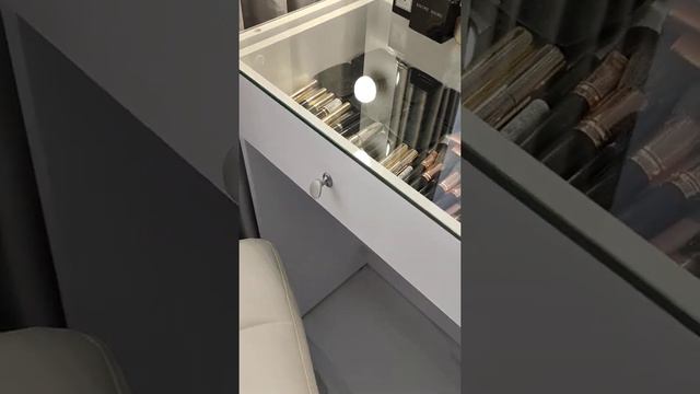 Гримерный столик серия 2.1 консольная 100*100, зеркало в раме 100*80, стеклянная столешница смотреть онлайн