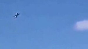 Самолёт в сильной зоне турбулентности.  Airplane in a strong zone of turbulence. If you sat down.