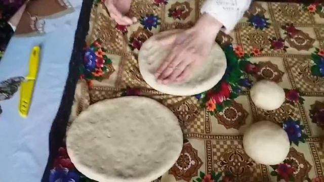 Горячие лепёшки из тандира деревенский рецепт ? Кишлаке вкусный ароматный хлеб ? Узбекистан