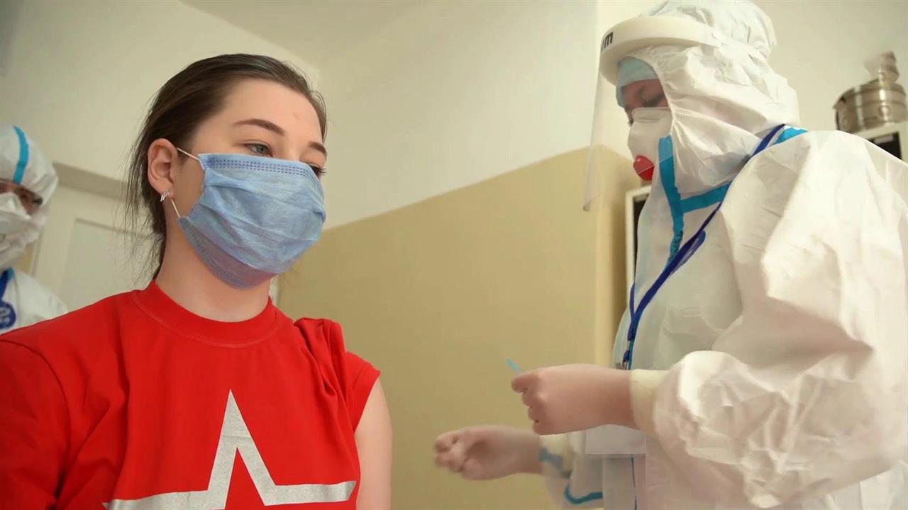Отечественную вакцину от коронавируса ввели еще 20 добровольцам