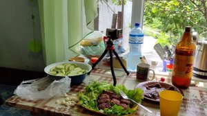 Три поколения  в работе  и все ладится.