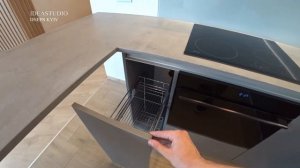 Серая кухня в современном стиле. Фасады Мдф Оливка и фасад дсп Egger. Обзор кухни с барной стойкой.