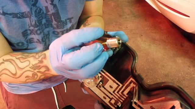 Volkswagen Scirocco - Removing the rear light. смотреть онлайн