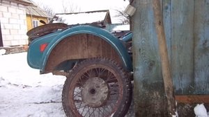 Готовим мотоцикл Днепр мт 9 к выезду. меняем колесо в коляске.