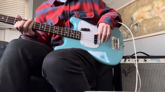 1971 USA Fender Musicmaster Short Scale Bass Daphne Blue with Early Pearloid Pickguard 1st Year смотреть онлайн