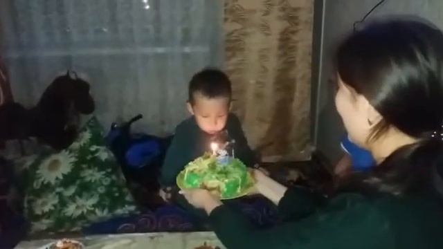 Айдын задувает свечи!!! 2018 год смотреть онлайн