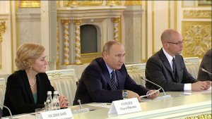 Владимир Путин поручил разработать новые механизмы финансовой поддержки кинематографии в регионах