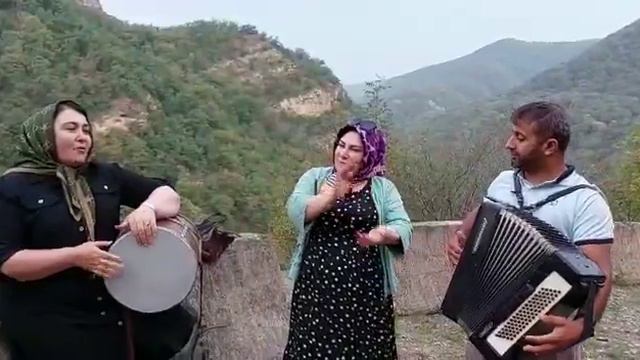 Горная махачкала песня. Дагестан надпись горы. Мелодия гор дагестана. Национальные инструменты народов дагестана. Дагестан надпись.