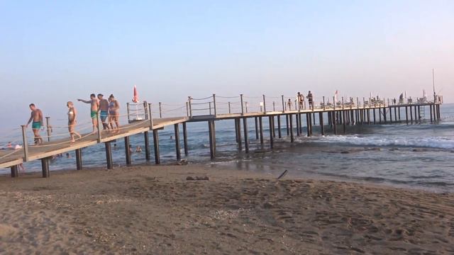 Аланья Пляж White Gold во время ужина в отеле, понедельник 5 августа смотреть онлайн