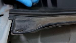 How To: Replace the Cabin Air Filter in a 2008 to 2012 Ford Escape