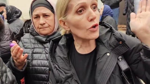 У махачкалинской поликлиники Nº8 собрались более 60 возмущённых пациентов