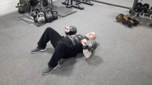 ГИРИ 2×32 КГ=64КГ - ЖИМ ЛЕЖА НА ПОЛУ - 20 ПОВТОРЕНИЙ,ДАЛЬШЕ - БОЛЬШЕ...