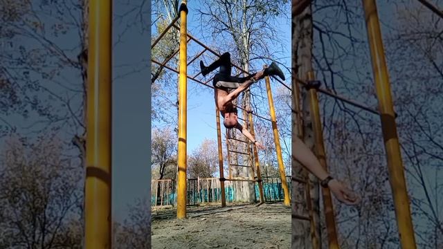 Extreme#stretching on #monkeybar -- for legs and core muscles \ @m40r_workout