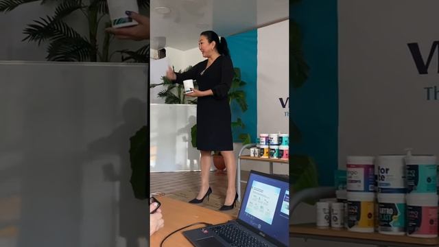 Презентация холдинга Мир Торговли «ВЕРТЕРА» от красного бриллианта 3 карат Нины Шариной