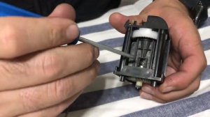 Как достать застрявший грифель и маленьиий карандаш из точилки Джик-турбо