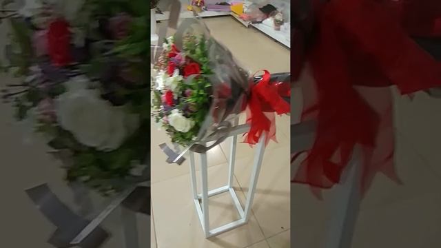 букет искусственных и мыльных цветов смотреть онлайн