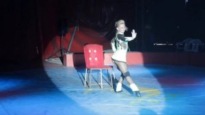 эквилибр на стуле