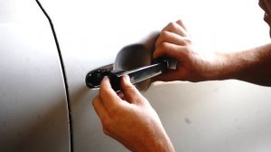 How to Replace a Hyundai I30 Outside Door Handle and End Cap | Parts Factory Australia