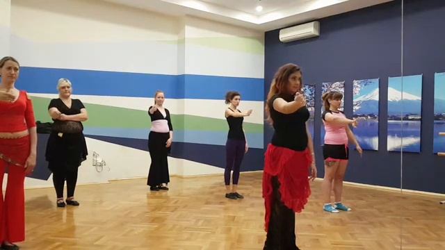 Работа над руками: форма, кисть, запястья. Растяжка. Урок ведет Лейла Адора. смотреть онлайн