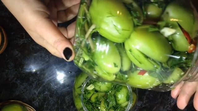 МАРИНОВАННЫЕ ЗЕЛЕНЫЕ ПОМИДОРЫ ПО-ГРУЗИНСКИ. Как замариновать зеленые помидоры. Грузинка готовит