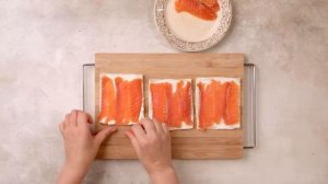 Канапе с красной рыбой и кремчизом
