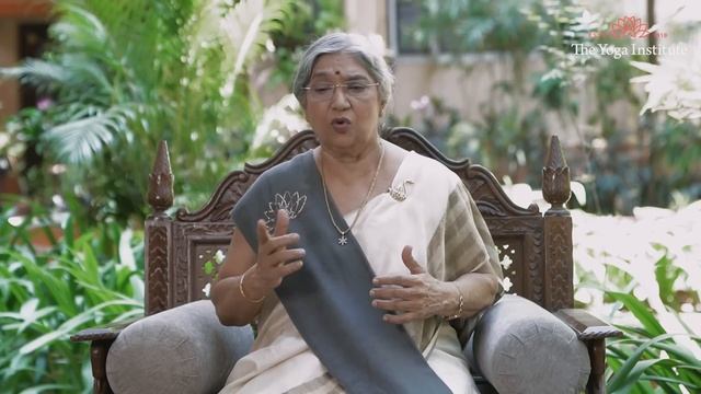 The Best Yoga Remedies for Knee Pain by Dr Hansaji Yogendra смотреть онлайн