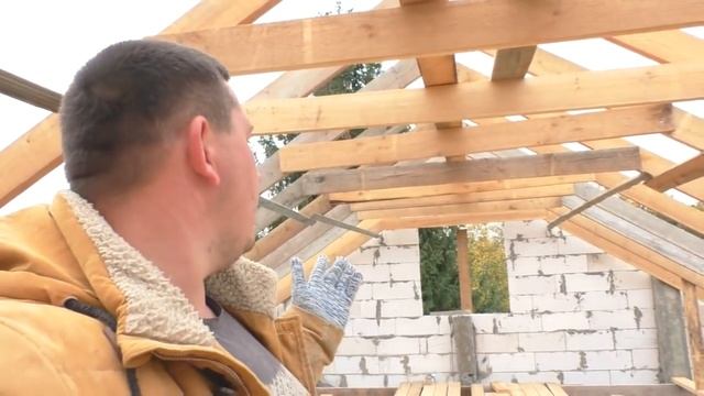 Дешёвка 10 юбилейная серия, монтаж балок и стропил. Установка прогона. смотреть онлайн