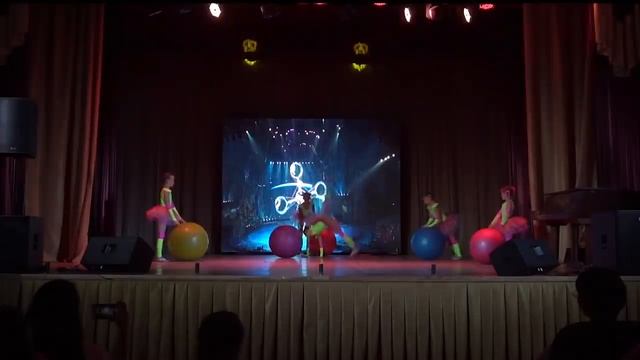 Эстрадно-цирковая студия Флик-Фляк. смотреть онлайн