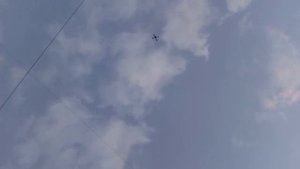 Полёт квадрокоптера в вечереющем весеннем небе...