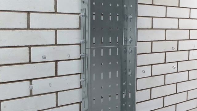 Монтаж кабельной трассы. Вертикальная прокладка.