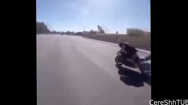 САМЫЕ ЖЕСТКИЕ ТРЮКИ НА МАШИНАХ И МОТО смотреть онлайн