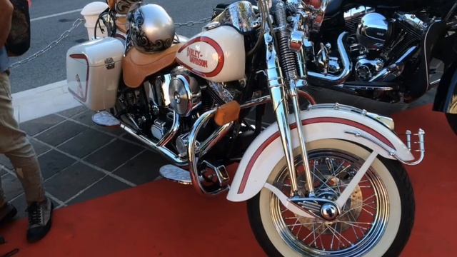 Harley davidson, Sainte-Maxime, Cote d'Azur - Мотоциклы, экспозиция, Сен-Максим, Лазурный берег смотреть онлайн