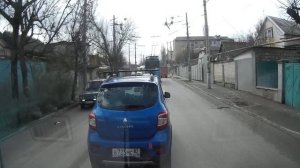 наглые бабы за рулём