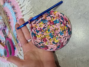 Как начать вязать коврик крючком
