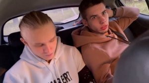 Девушка открыла капот на lifan x 50 быстрее парня? Она это сделала спустя….