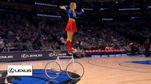 NBA Halftimeshow Dallas Mavericks - Viola Brand - Supergirl on Bike