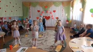 Старшая группа. Танец с колосками