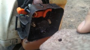 Не заводится триммер Stihl. Дунул, плюнул и ОК. The Stihl trimmer does not start. Blew, spat and OK