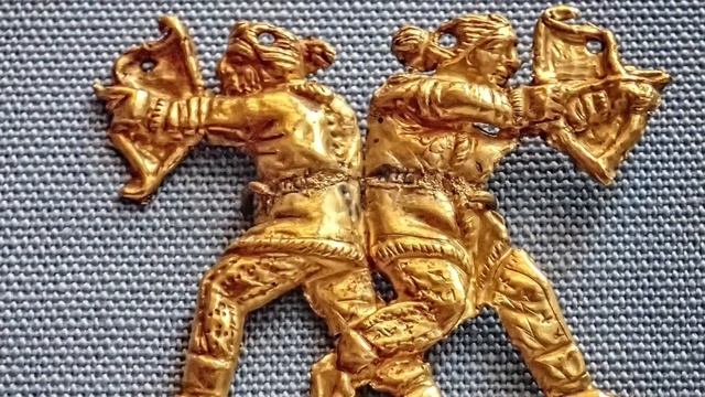 The Celts & The Tartarians: 1871 Essay on Druids, First Men, Ancient Builders, Empire, Round Towers смотреть онлайн