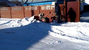 Уборка снега мотоблоком Мотор Сич и лопата отвал снегоуборщик своими руками №3