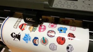 Наклейки. Стикербомбинг. Контурная резка наклеек. plotterprint.ru