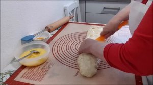 Сдобные слоенные дрожжевые булочки!